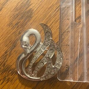 Elegant Silver Swan Brooch